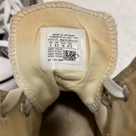 CONVERSE 3 (5.5) Silver Classic Lace Up High Tops Distressed - Picture 10 of 10